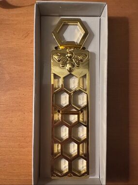 Thirstystone Gold Tone Bee withHoneycomb Bottle Opener